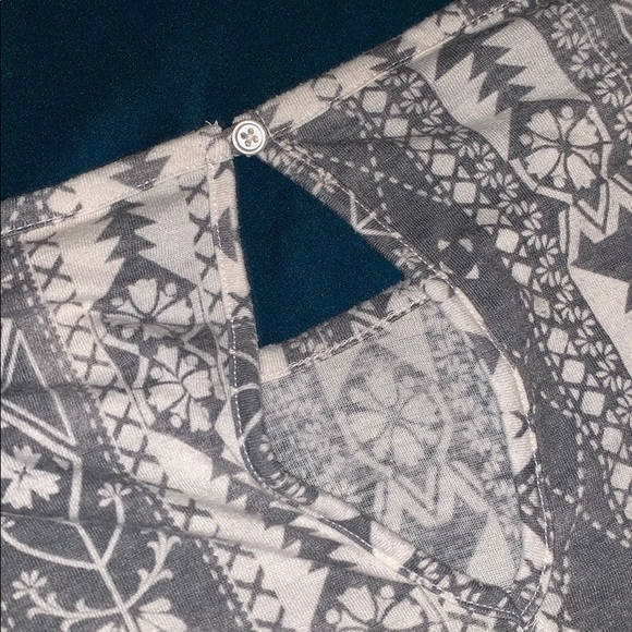 Long sleeved dress shirt - Picture 3 of 3